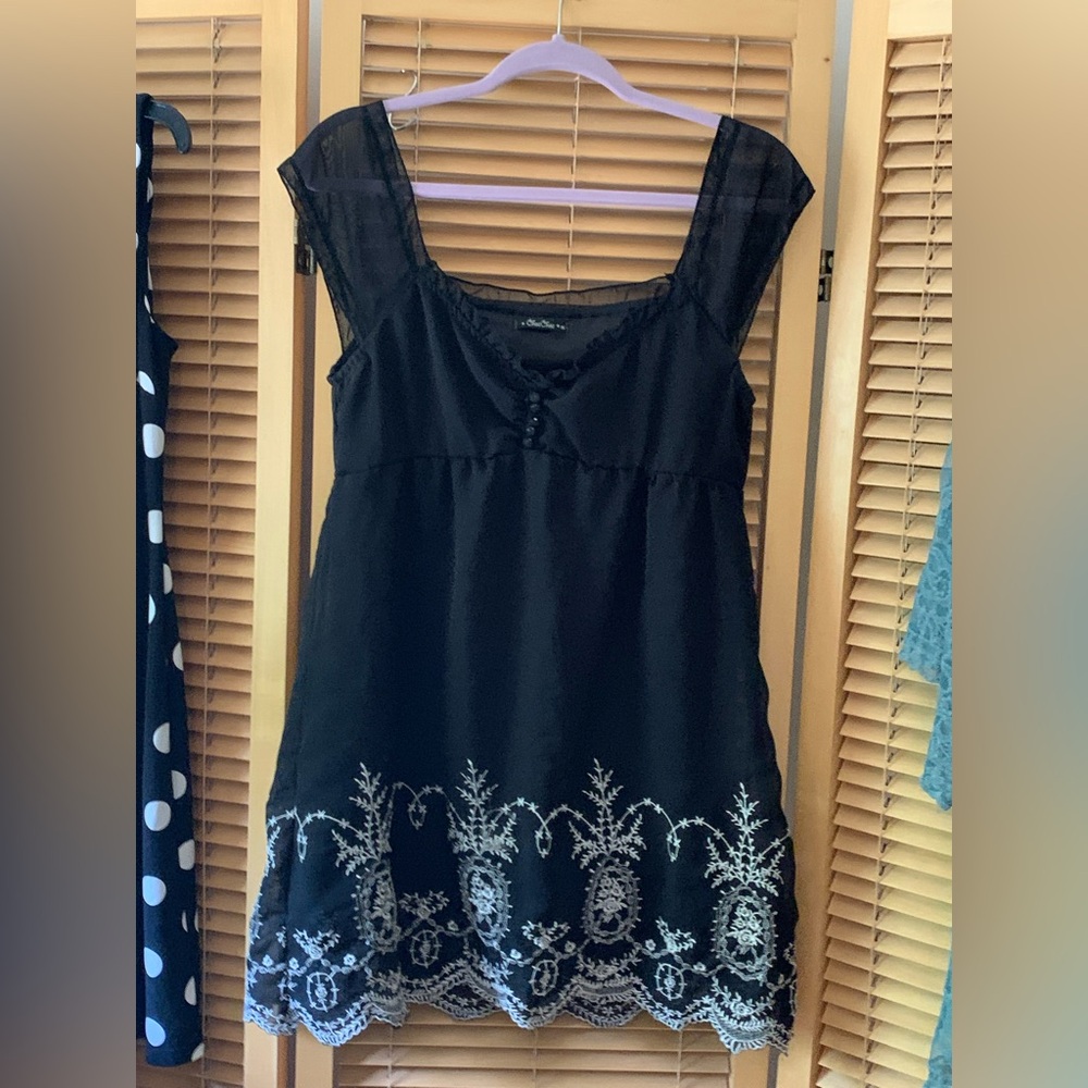 Sweet little dress by Chou Chou size medium